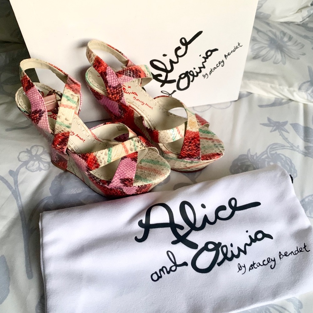Alice + Olivia wedge platform Juliet shoes 7.5